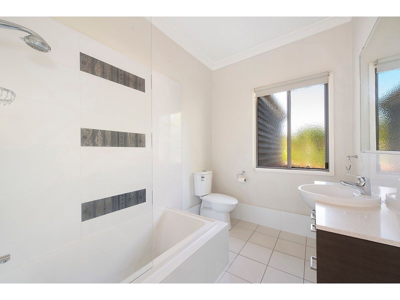 5 Fred Street, Camp Hill QLD 4152