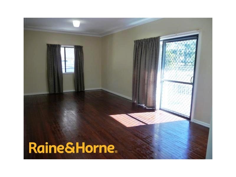 11 Morven Street, Camp Hill QLD 4152