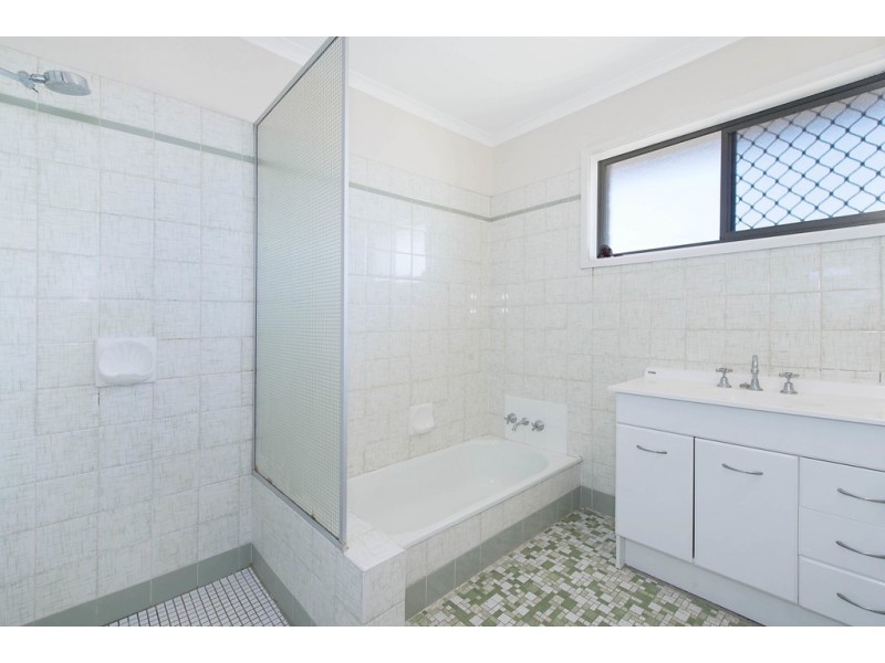 180 Newnham Road, Mount Gravatt East QLD 4122