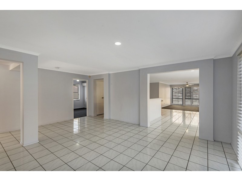 58 Silky Oak Crescent, Carindale QLD 4152