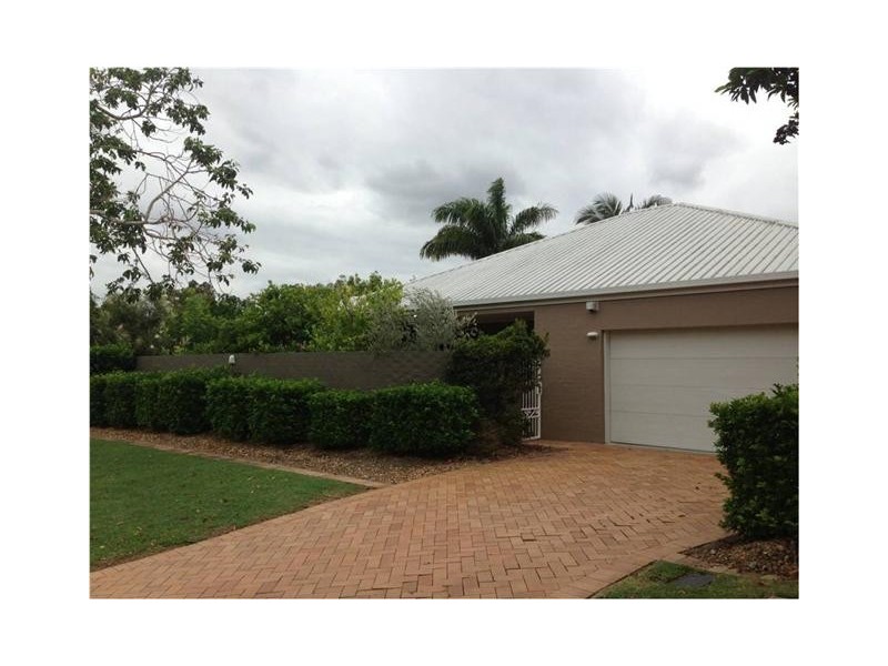 1 Lydstep Court, Carindale QLD 4152