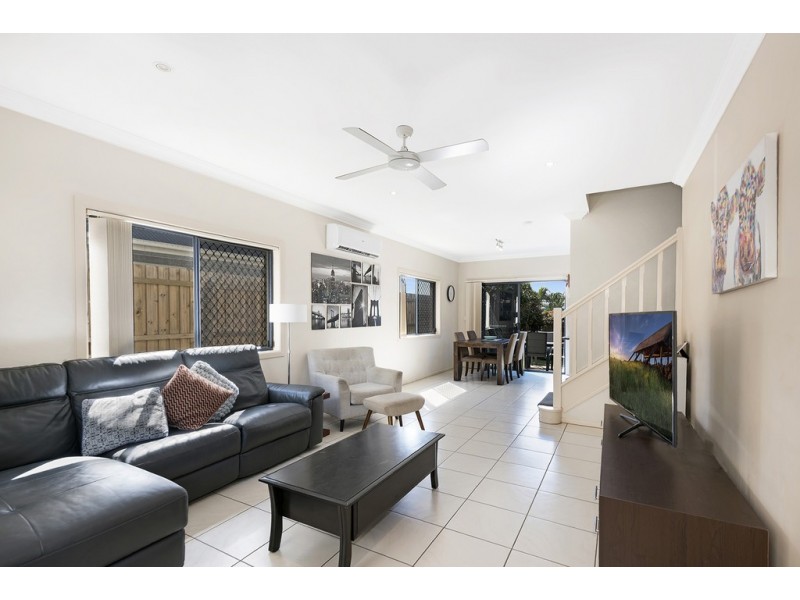2/77 Adelaide Street, Carina QLD 4152