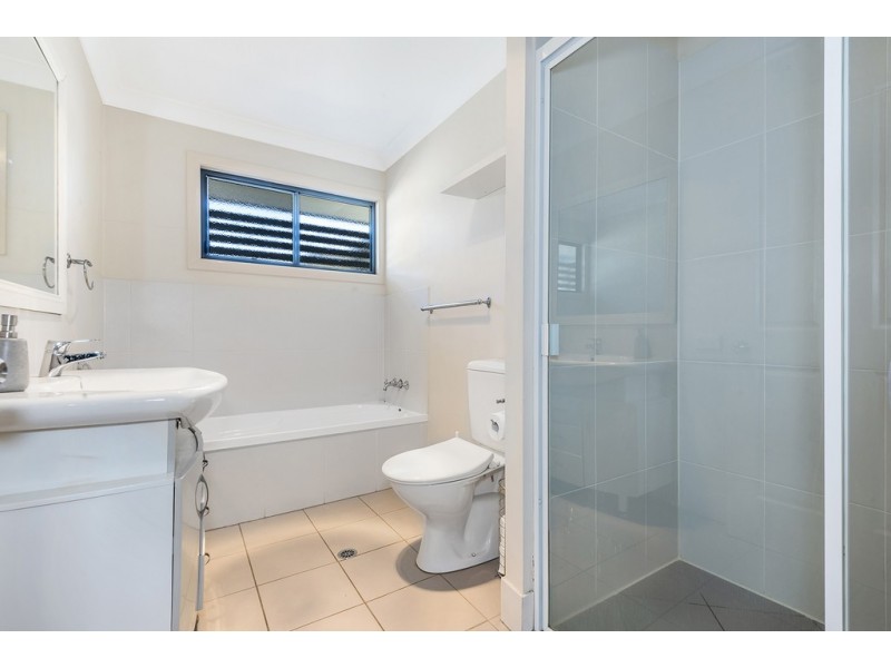 2/77 Adelaide Street, Carina QLD 4152