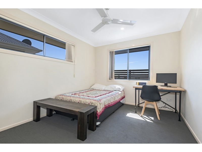 2/77 Adelaide Street, Carina QLD 4152
