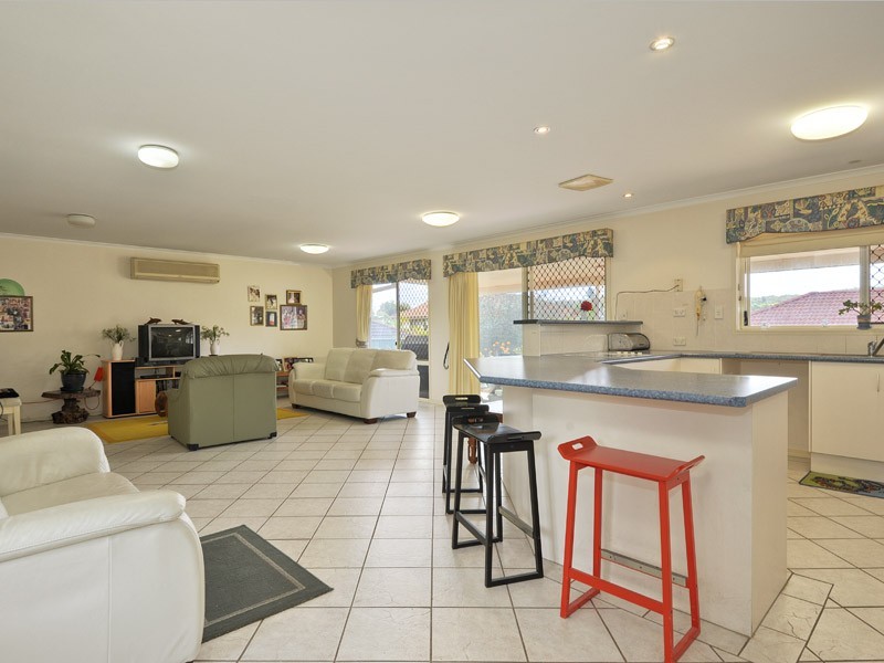 27 Braemar Place, Carindale QLD 4152