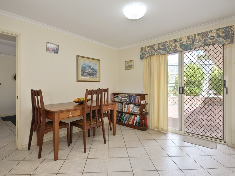 27 Braemar Place, Carindale QLD 4152