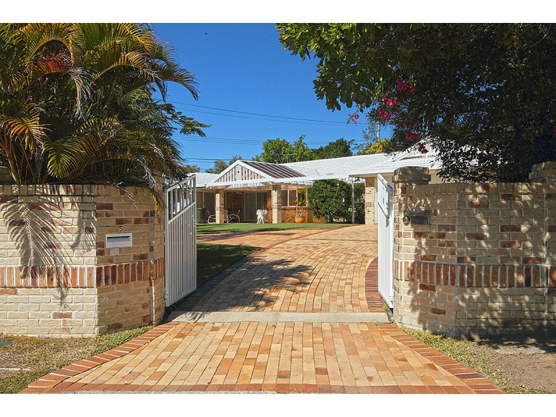 5 Hiley Court, Carindale QLD 4152