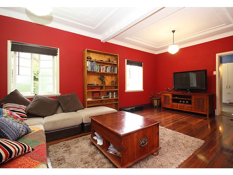 60 Donald Street, Camp Hill QLD 4152