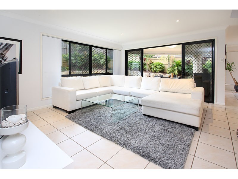 50 Kenilworth Place, Carindale QLD 4152