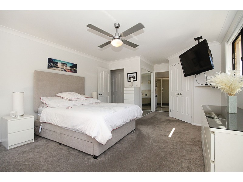 50 Kenilworth Place, Carindale QLD 4152