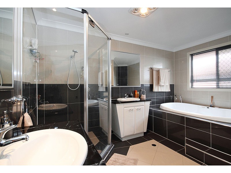 3 Chichester Court, Carindale QLD 4152