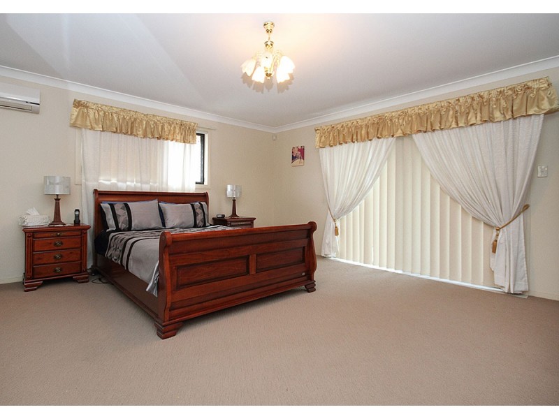 3 Chichester Court, Carindale QLD 4152