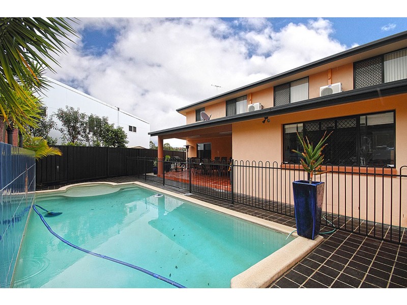 3 Chichester Court, Carindale QLD 4152