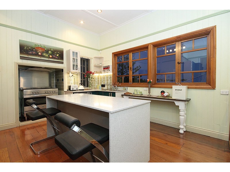 6 Carranya Street, Camp Hill QLD 4152