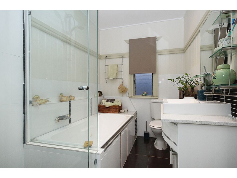 6 Carranya Street, Camp Hill QLD 4152