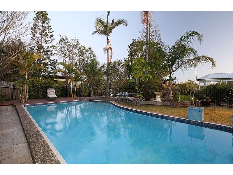 6 Carranya Street, Camp Hill QLD 4152