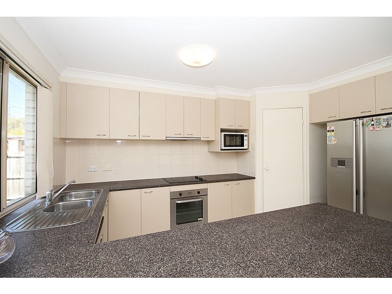 16 Holland Place, Carindale QLD 4152