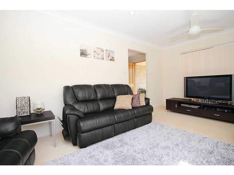 16 Holland Place, Carindale QLD 4152