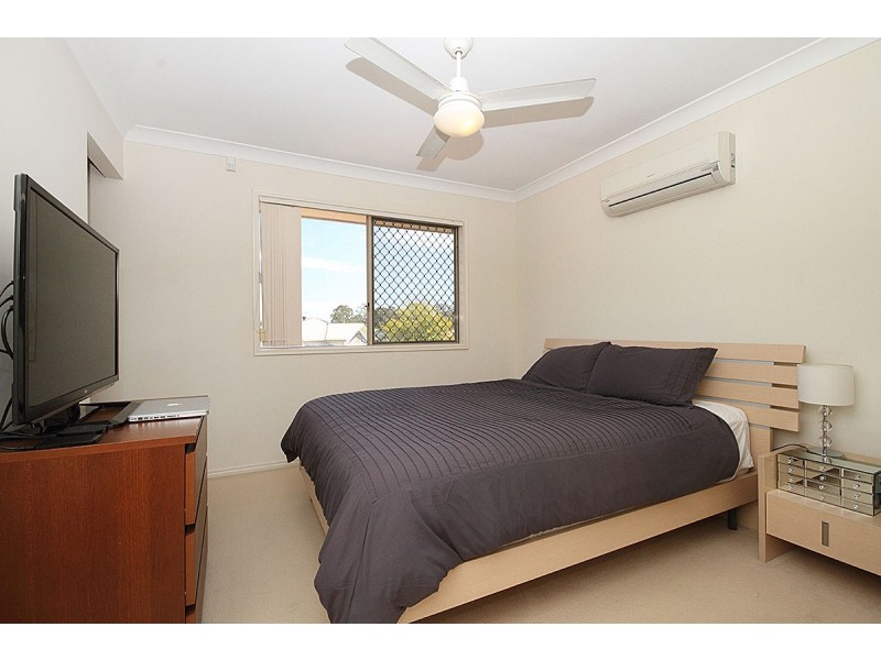 16 Holland Place, Carindale QLD 4152