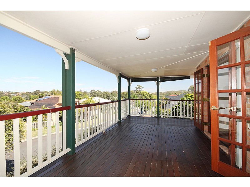 3 Ashbourne Close, Carindale QLD 4152