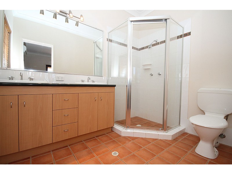 3 Ashbourne Close, Carindale QLD 4152