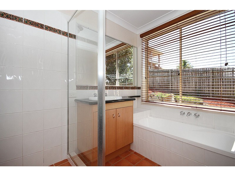 3 Ashbourne Close, Carindale QLD 4152