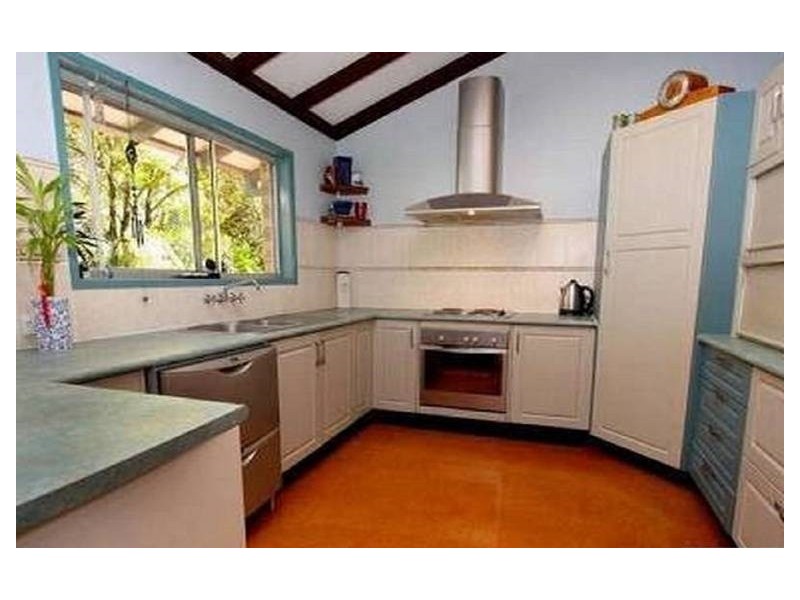 5 Deloraine Drive, Springwood QLD 4127