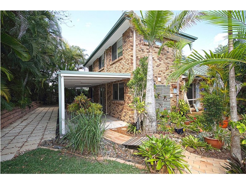 2 ENGELMANN CL, Carindale QLD 4152