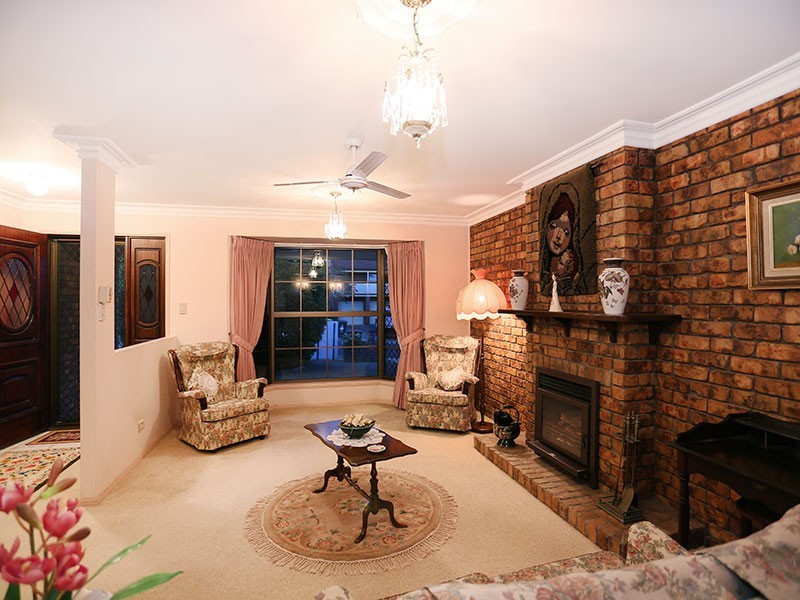 37 Breadalbane Street, Carindale QLD 4152