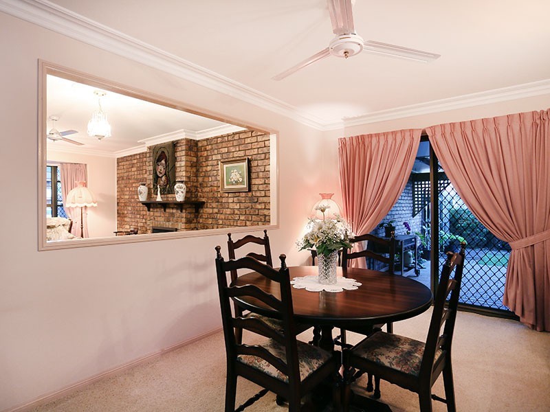 37 Breadalbane Street, Carindale QLD 4152