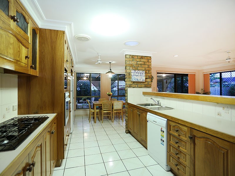 37 Breadalbane Street, Carindale QLD 4152