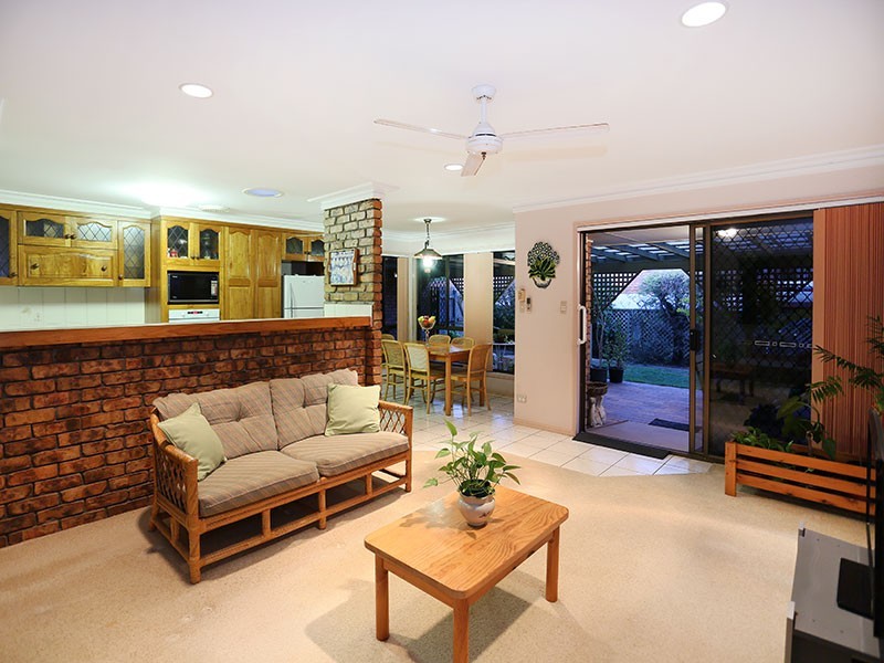 37 Breadalbane Street, Carindale QLD 4152