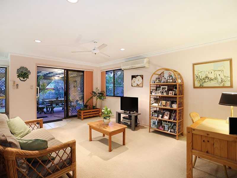 37 Breadalbane Street, Carindale QLD 4152