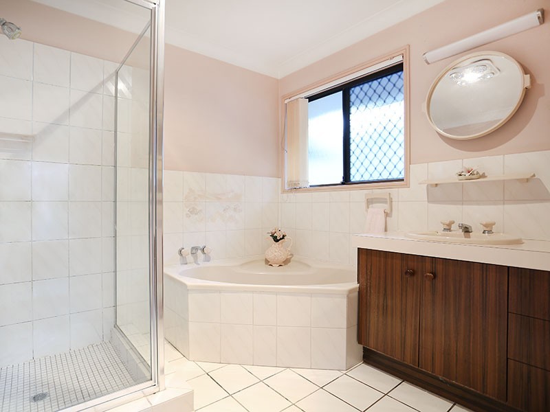 37 Breadalbane Street, Carindale QLD 4152