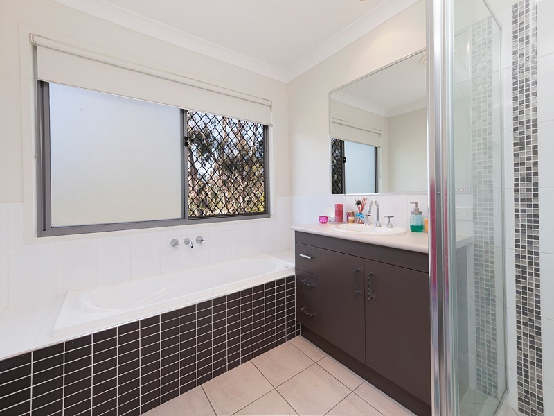 22 Treetop Place, Manly West QLD 4179