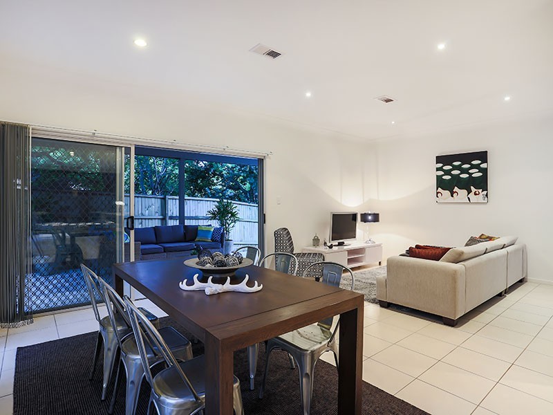 19 City View Road, Camp Hill QLD 4152