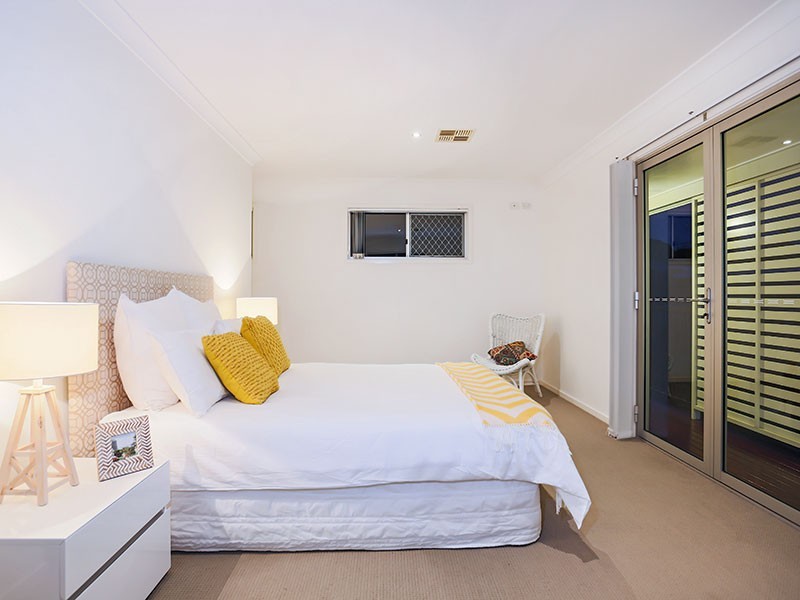 19 City View Road, Camp Hill QLD 4152