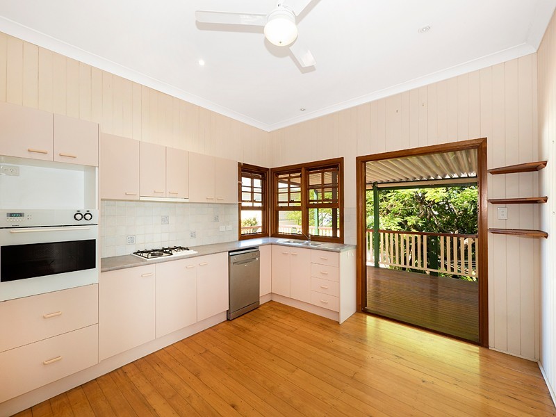 4 Nellie Street, Camp Hill QLD 4152