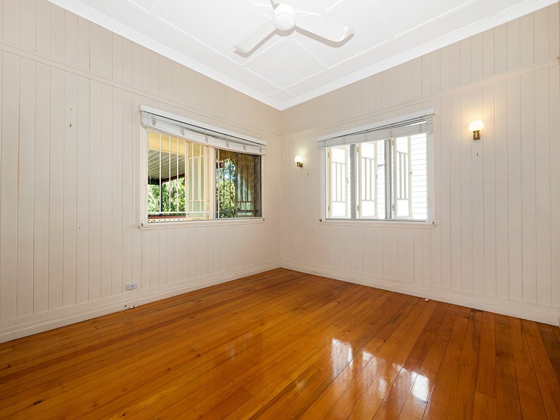 4 Nellie Street, Camp Hill QLD 4152