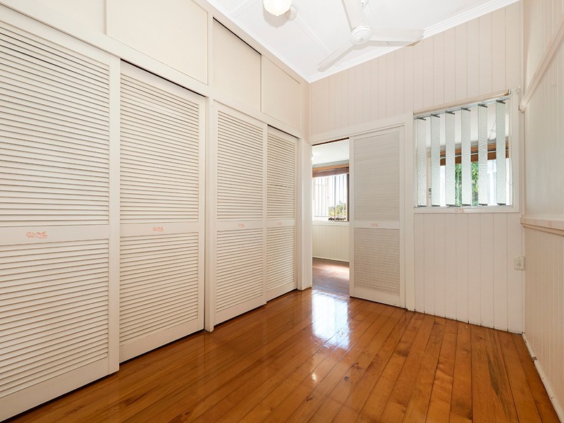 4 Nellie Street, Camp Hill QLD 4152