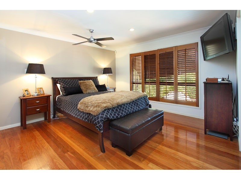 28 St Andrews Crescent, Carindale QLD 4152