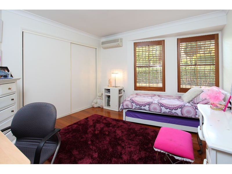 28 St Andrews Crescent, Carindale QLD 4152