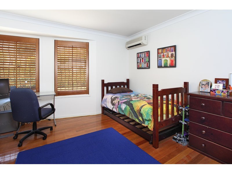 28 St Andrews Crescent, Carindale QLD 4152