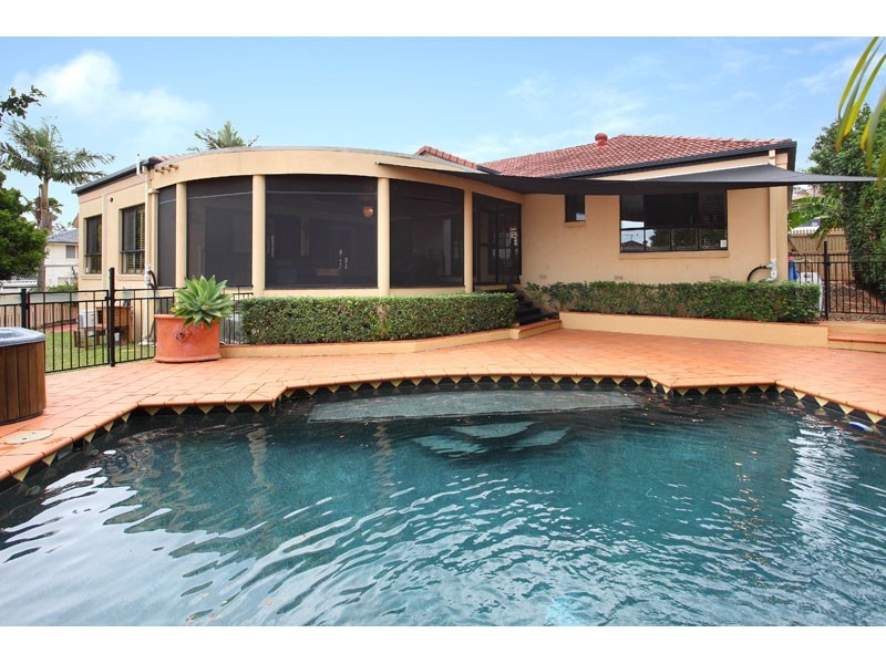 28 St Andrews Crescent, Carindale QLD 4152