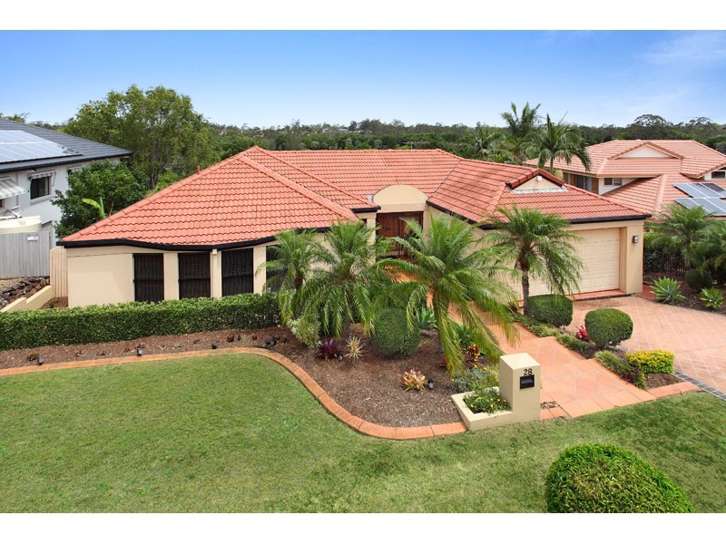 28 St Andrews Crescent, Carindale QLD 4152