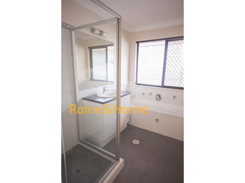 45 Roseberry Parade, Wynnum West QLD 4178