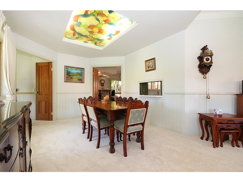 37 Amersham Crescent, Carindale QLD 4152