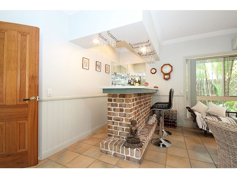 37 Amersham Crescent, Carindale QLD 4152