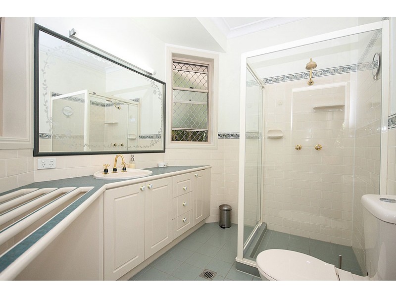 37 Amersham Crescent, Carindale QLD 4152