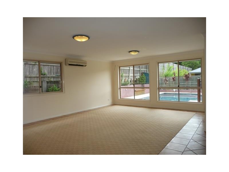 2 Goodwood Place, Carindale QLD 4152